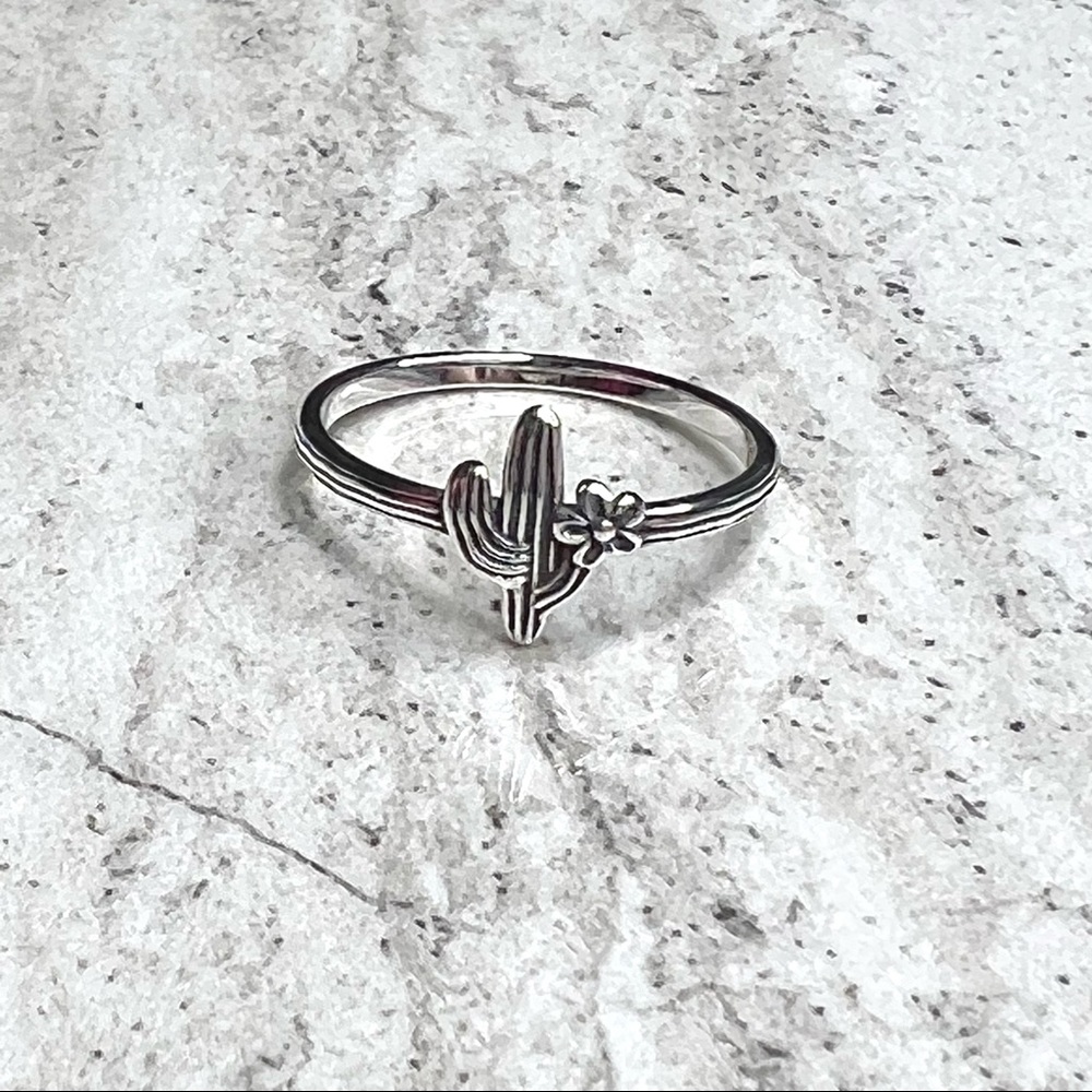 925 Sterling Silver Cactus Flower Ring Size 8